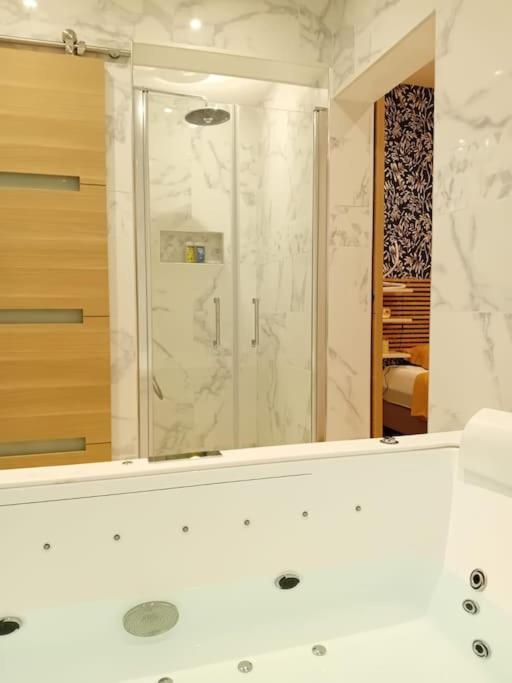 Maison Avec Jacuzzi - Louvres Proche Roissy Cdg - Paris Exteriör bild