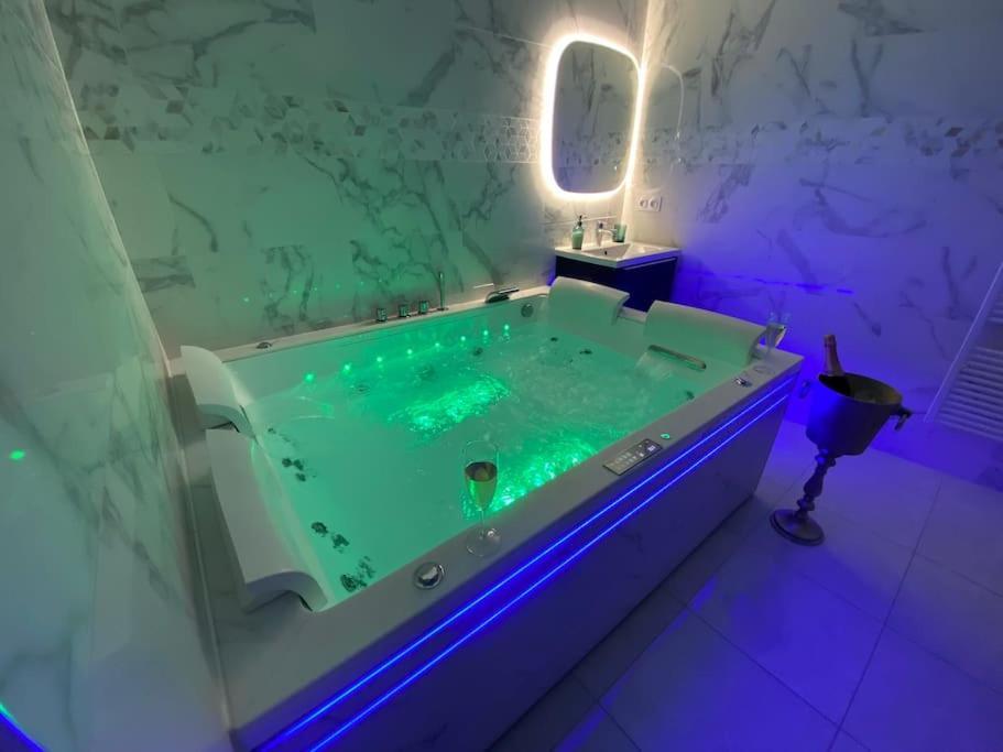 Maison Avec Jacuzzi - Louvres Proche Roissy Cdg - Paris Exteriör bild